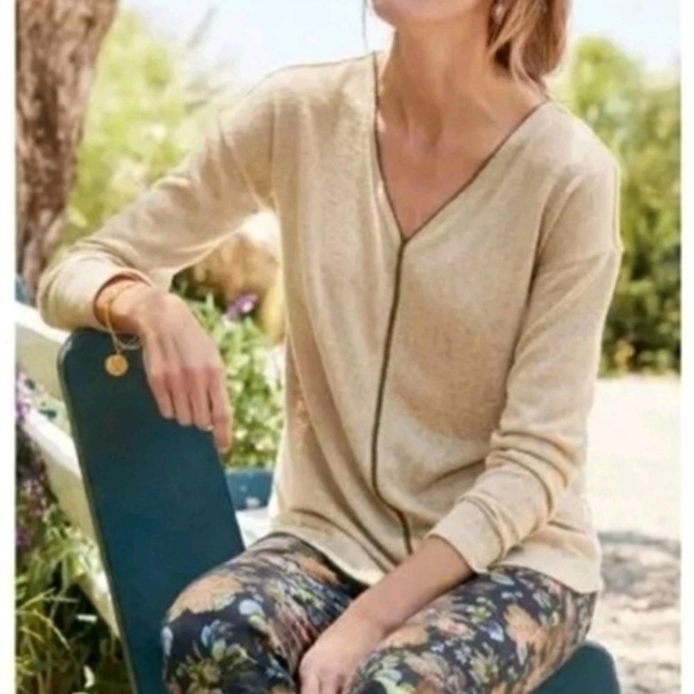 Soft Surroundings Okko V-neck Sweater Beaded Beading Lightweight Beige Tan PL
